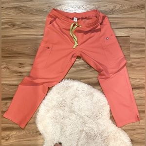 Womens Figs scrub bottoms size medium petite peach colored